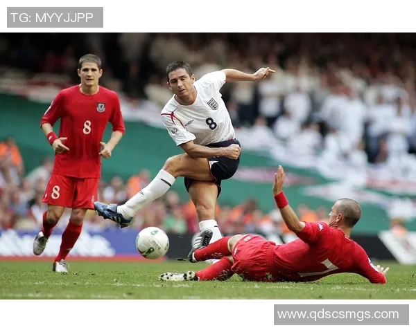 足球历史百大球星之一兰帕德：蓝军传奇与英格兰中场大师的辉煌历程